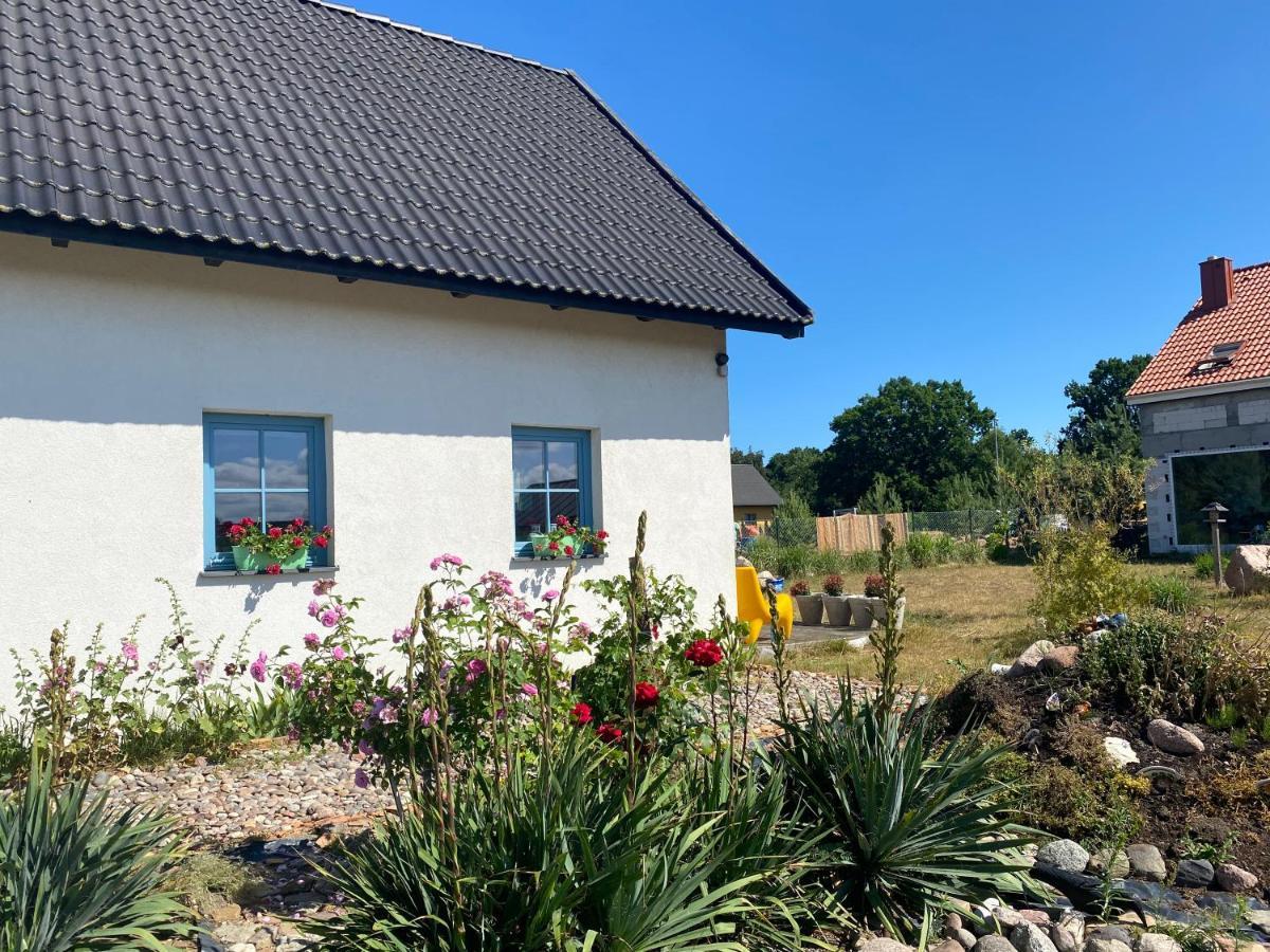 Dom Na Szumiacych Drzew Vila Debina  Exterior foto